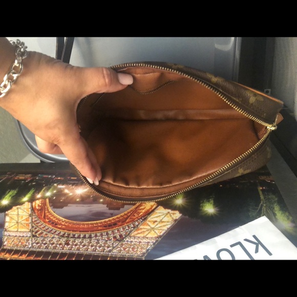 ❌❌SOLD Marly Dragonne Clutch Wristlet❌❌ - Picture 8 of 8